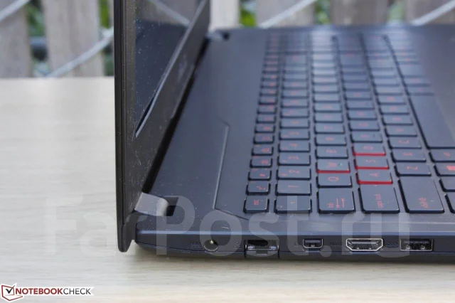 Asus FX502VM. 15.6", 2,8����, ��� 8 ��, ���� 1 000���, WiFi: 1, Bluetooth: 1, ����������� �� 4��. ����
