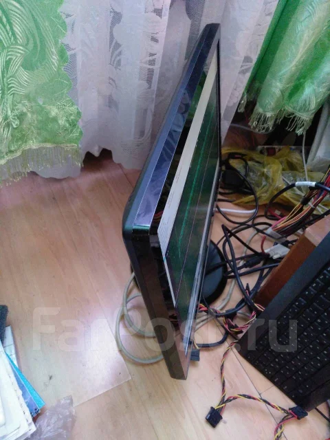 Samsung. 22", ���������� �� (LCD, LED, QLED) ����