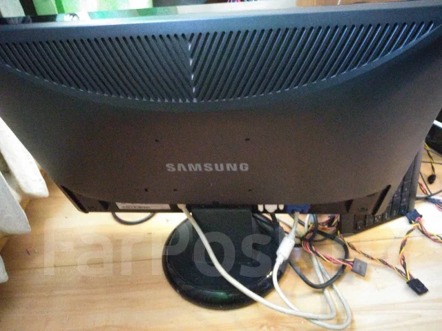 Samsung. 22", ���������� �� (LCD, LED, QLED) ����