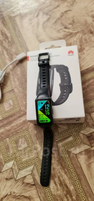 Huawei Band 6. IP67 ����