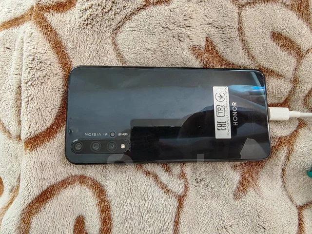 Honor 20. �/�, ������, 3G, 4G LTE, Dual-SIM, NFC ����