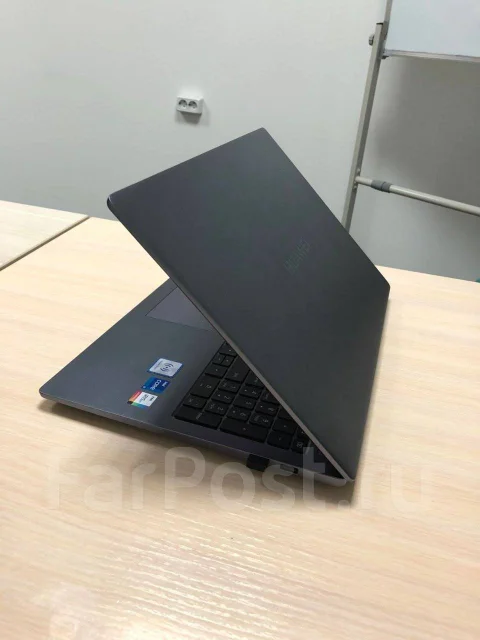 Huawei MateBook D 16. 16", 4,7����, ��� 16 ��, ���� 500���, WiFi: 1, Bluetooth: 1 ����