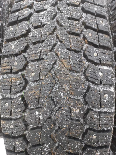 Yokohama F700. ������, ����������, 2013 ���, �/�, ����� 10 % ����