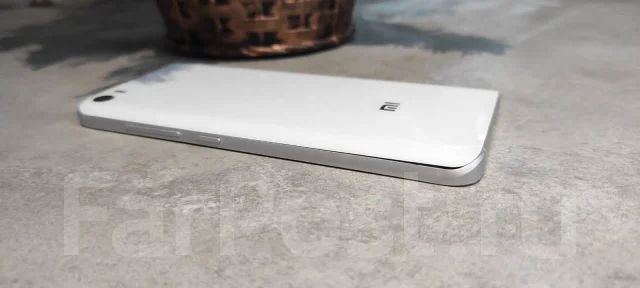 Xiaomi Mi5. �/�, 64 ��, �����, 4G LTE, NFC ����