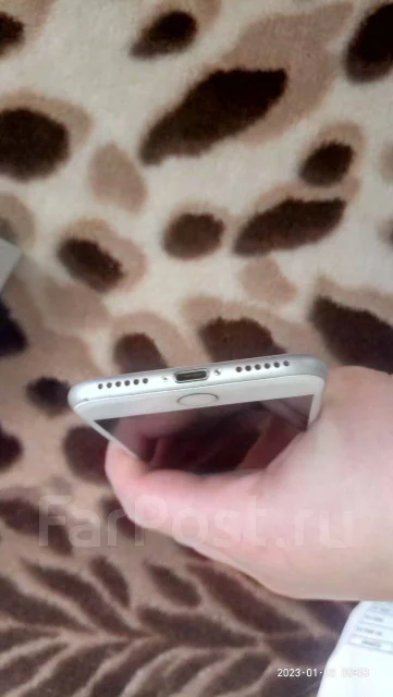 Apple iPhone 7. �/�, 32 ��, �����, 3G ����