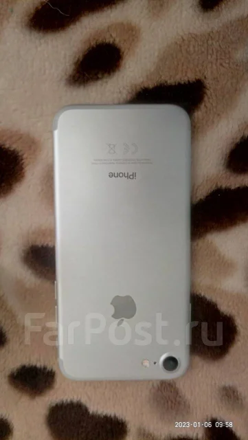 Apple iPhone 7. �/�, 32 ��, �����, 3G ����