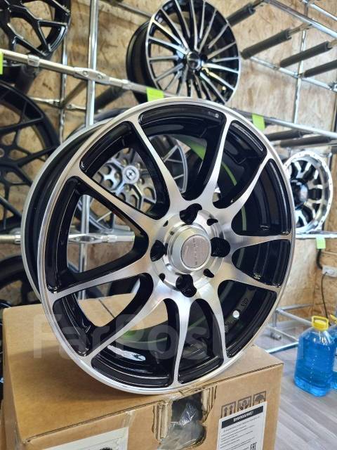 Комплект литых дисков Sakura Wheels во Владивостоке - Диски