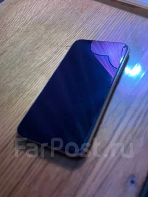 Apple iPhone X. �/�, �����, 3G, 4G LTE, NFC ����