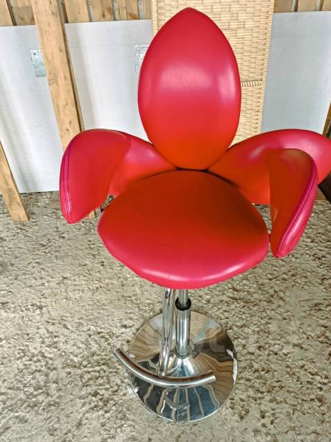 Продам кресло парикмахера детское - Медицинская техника и косметическое ...