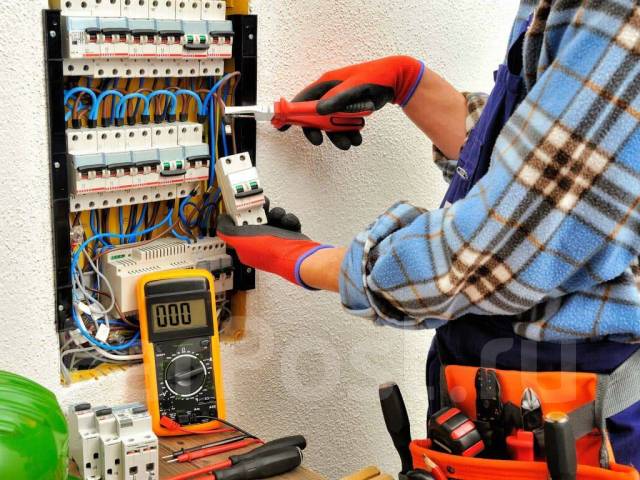Услуги электрика. Замена розеток, выключателей, счётчиков, автоматов во ...