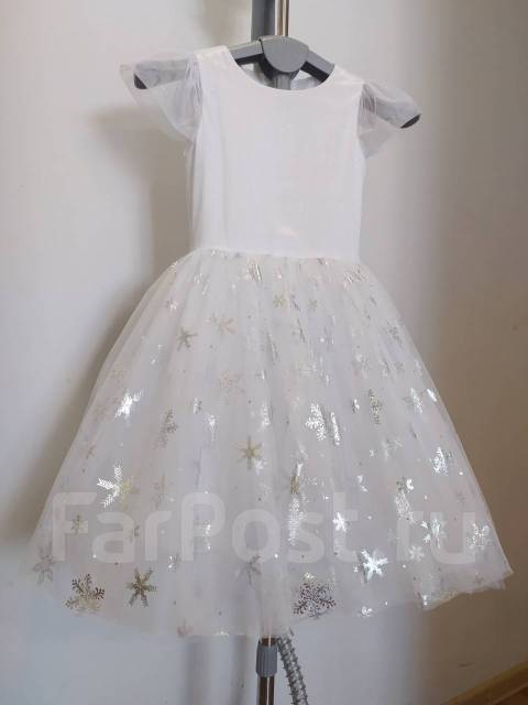 Аренда /прокат детских платьев, новогодних костюмов во Владивостоке