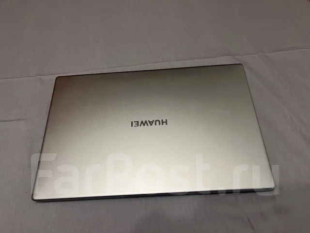 Huawei MateBook D 15. 15", 4����, ��� 8 ��, ���� 256���, WiFi: 1, Bluetooth: 1, ����������� �� 7��. ����