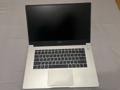 Huawei MateBook D 15. 15", 4����, ��� 8 ��, ���� 256���, WiFi: 1, Bluetooth: 1, ����������� �� 7��. ����