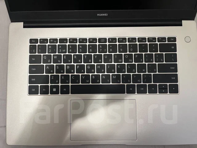 Huawei MateBook D 15. 15", 4����, ��� 8 ��, ���� 256���, WiFi: 1, Bluetooth: 1, ����������� �� 7��. ����