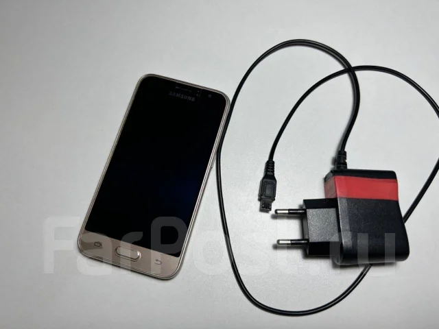 Samsung Galaxy J1 2016. �/�, 8 ��, ������� ����
