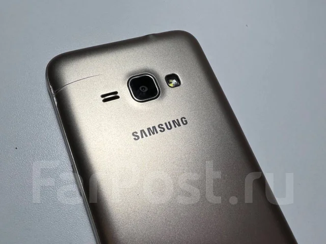 Samsung Galaxy J1 2016. �/�, 8 ��, ������� ����