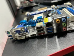 Socket FM1 ����