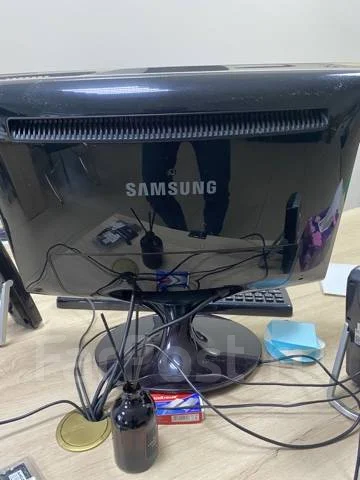 Samsung. 20", ���������� �� (LCD, LED, QLED) ����