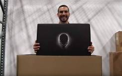 Dell Alienware 15 R3. 3,5����, ��� 8 ��, ���� 128���, WiFi: 1, Bluetooth: 1, ����������� �� 7��. ����