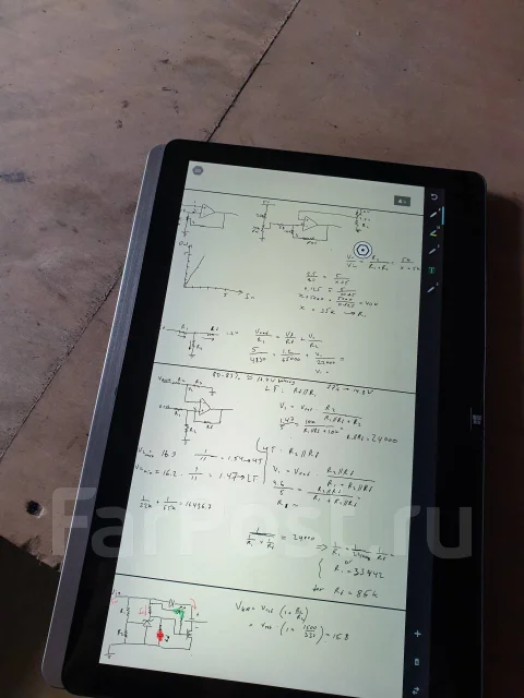 Sony VAIO Fit. 13", 1,6����, ��� 8 ��, ���� 120���, WiFi: 1, Bluetooth: 1, ����������� �� 2��. ����
