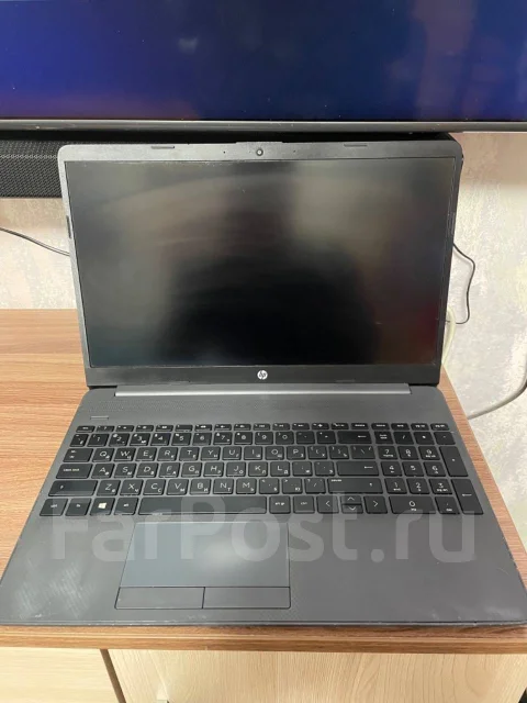 HP 15-dw1059ur. 15.6", 2,4����, ��� 8 ��, ���� 256���, WiFi: 1, Bluetooth: 1, ����������� �� 5��. ����