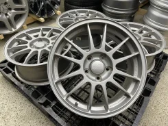 OZ Racing Superleggera. 7.0x17", 5x114.3, ET45 ����