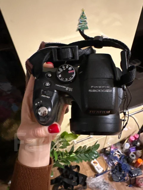 Fujifilm FinePix S2000HD. 10 - 14.9 ��, ���: 14� � ����� ����