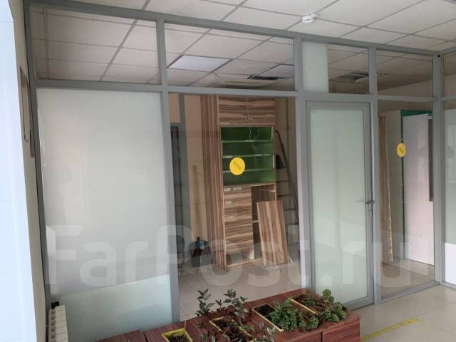 Стеклянная перегородка на алюминиевом профиле, б/у, в наличии. Цена: 49 ...