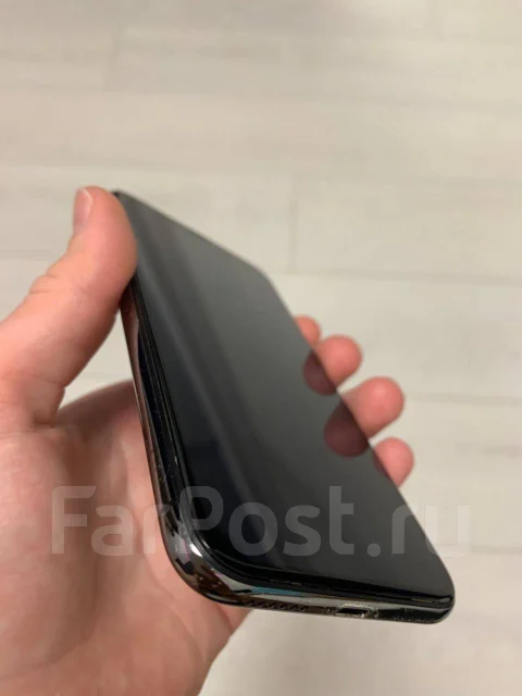 Apple iPhone X. �/�, 64 ��, ������, 4G LTE, NFC ����