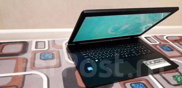 Acer Aspire ES1-732. 17.3", 2����, ��� 4 ��, ���� 500���, WiFi: 1, Bluetooth: 1, ����������� �� 2��. ����