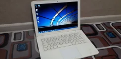 Apple MacBook. 14", 2,3����, ��� 6 ��, ���� 250���, WiFi: 1, Bluetooth: 1, ����������� �� 1��. ����