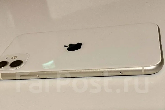 Apple iPhone 11. �/�, 64 ��, �����, 4G LTE, NFC ����