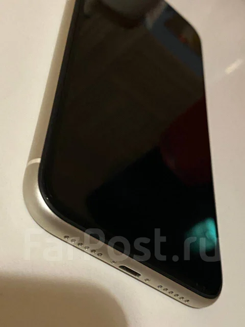 Apple iPhone 11. �/�, 64 ��, �����, 4G LTE, NFC ����