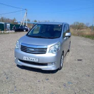 Toyota Noah. ��������, ��������, 2.0 (158��.�.), ������, 175����. �� ����