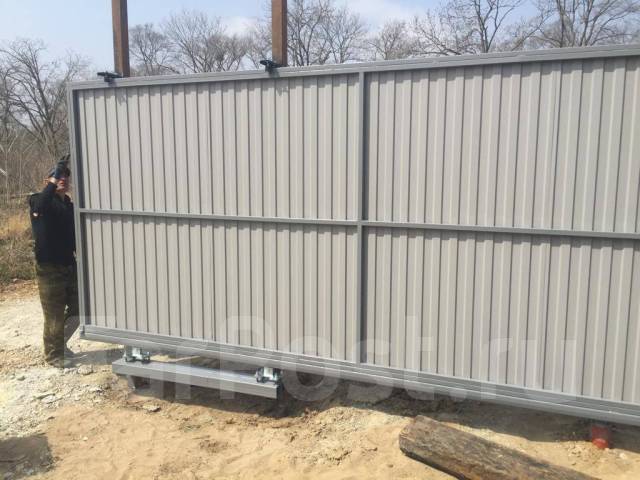 Забор 2 м из проф листа от 3700 руб. за один метр с мат во Владивостоке