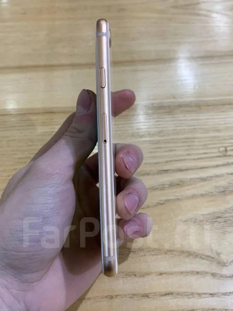 Apple iPhone 8. �/�, 64 ��, �����, 3G, 4G LTE, NFC ����