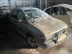 Nissan Prairie. PNM11, SR20DE ����