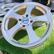 RAYS Versus Stivale. 7.0x17", 4x114.3, ET42, �� 73���. ����