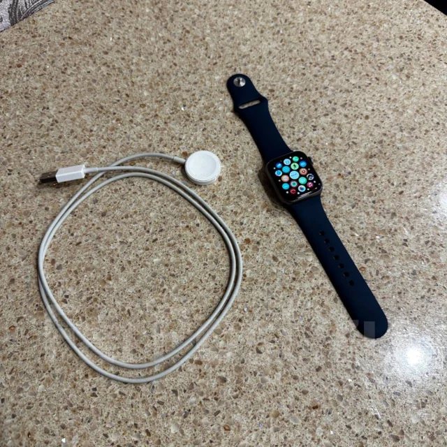 Apple Watch Series 5. GPS, NFC, IP68 ����