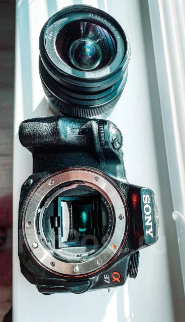 Sony Alpha SLT-A37 Kit ����