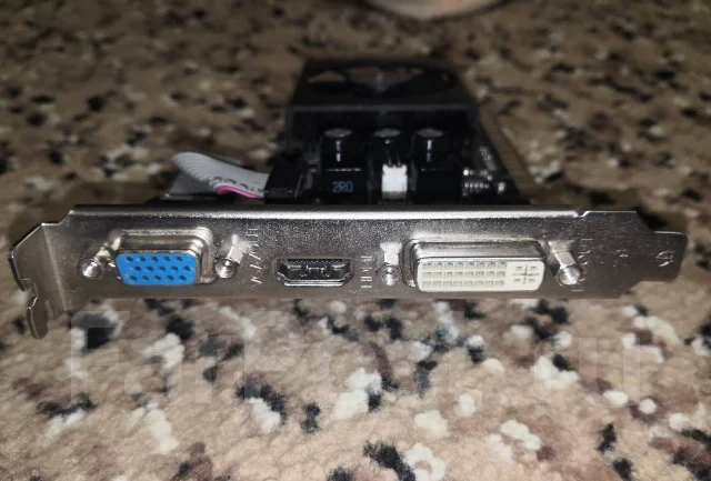 GeForce GT 520 ����