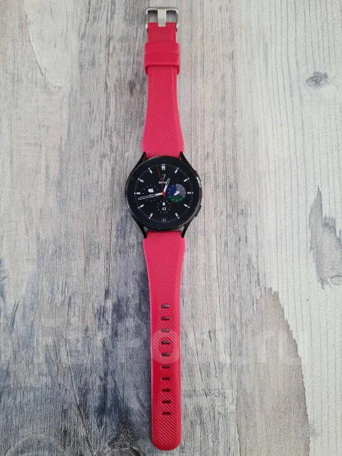 Samsung Galaxy Watch4. IP68 ����