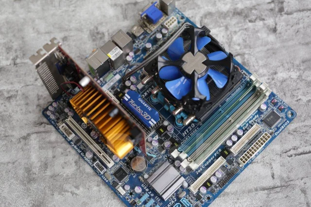 AMD Phenom II X4 965 BE ����