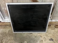 NEC. 17", ���������� �� (LCD, LED, QLED) ����