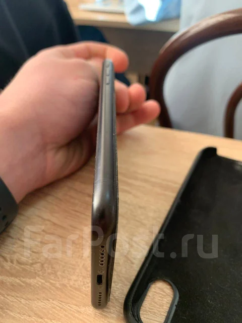 Apple iPhone Xr. �/�, 64 ��, ������, 3G, 4G LTE, NFC ����