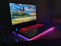 Asus ROG. 17.3", 120����, ��� 16 ��, ���� 500���, WiFi: 1, Bluetooth: 1, ����������� �� 4��. ����
