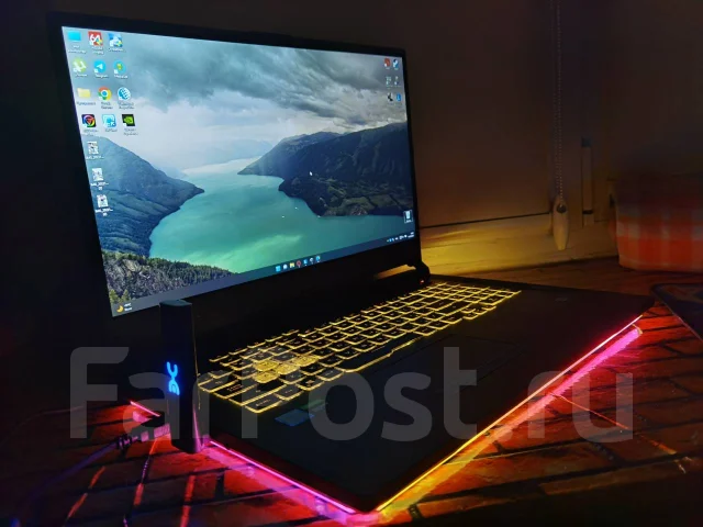 Asus ROG. 17.3", 120����, ��� 16 ��, ���� 500���, WiFi: 1, Bluetooth: 1, ����������� �� 4��. ����