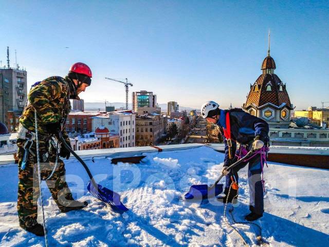 Уборка снега и наледи с крыш. Сброс сосулек. Промальп во Владивостоке