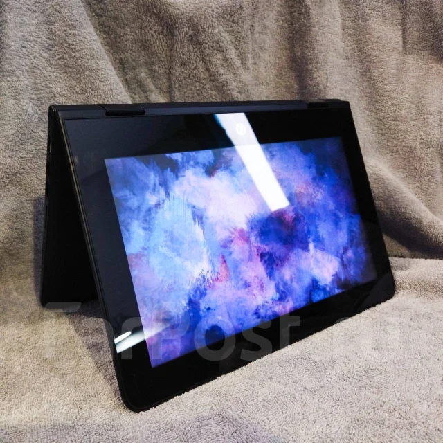 HP. 13.3", 2,4����, ��� 4 ��, ���� 128���, WiFi: 1, Bluetooth: 1 ����