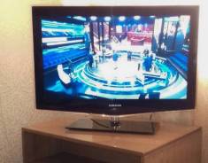 Samsung. LCD (��) ����